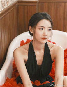 友田彩也香